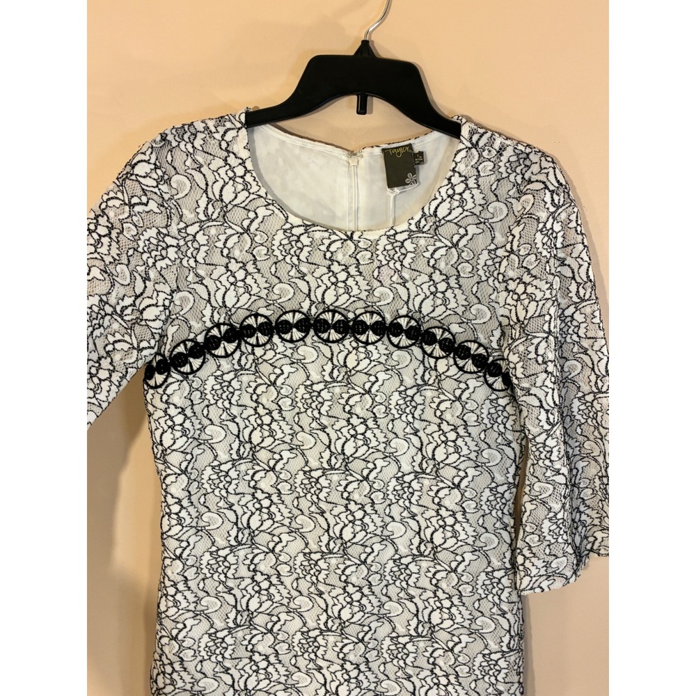 Taylor Formal Lace Sheath Dress Mod Bell Sleeve Crochet Trim 10 White Black